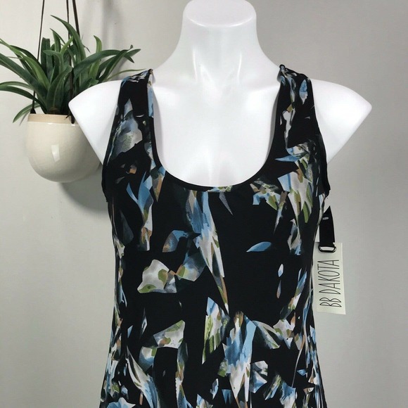 New BB Dakota Dress Geometric Sleeveless Asymmetrical Raw Hem Lined Size S - Picture 2 of 12